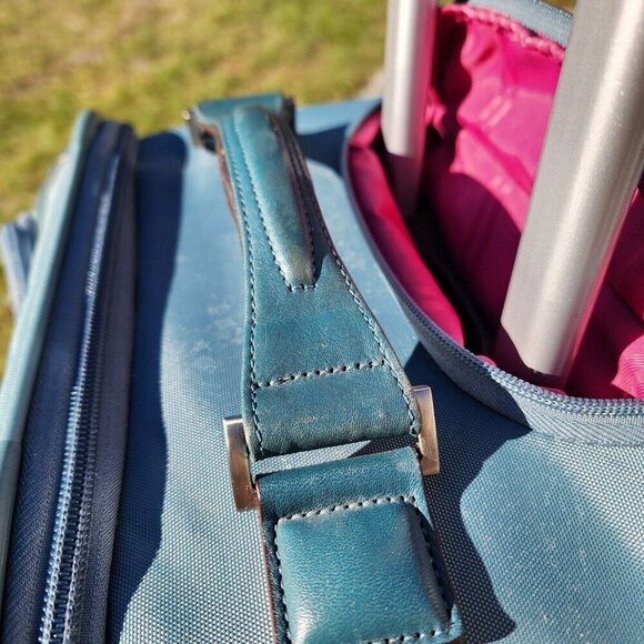 Tumi Vista Super Light Upright Carry On 20" Rolling Suitcase Teal Two Wheeled - Picture 7 of 16